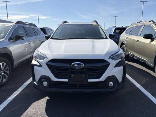 Crystal White Pearl 2025 Subaru Outback Premium
