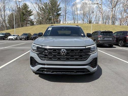 2025 Volkswagen Atlas Cross Sport 2.0T SEL R-Line Black