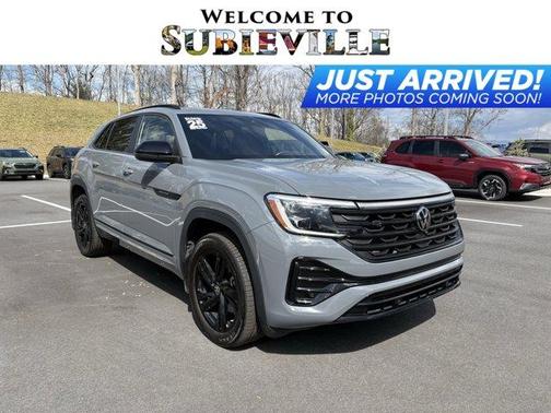 2025 Volkswagen Atlas Cross Sport 2.0T SEL R-Line Black