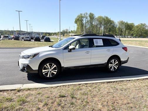 White 2019 Subaru Outback 3.6R Limited