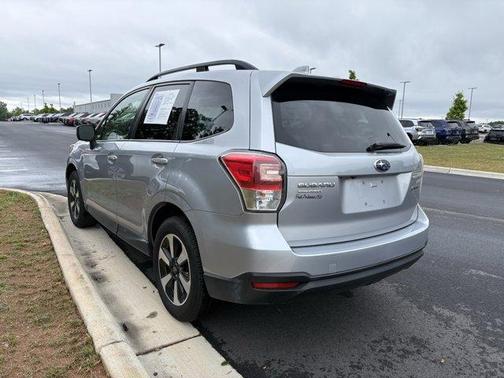 Ice Silver Metallic 2017 Subaru Forester 2.5i Premium