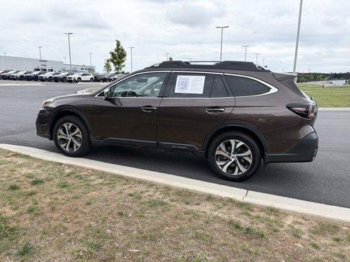 Cinnamon Brown Pearl 2022 Subaru Outback Touring