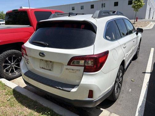 Crystal White Pearl 2017 Subaru Outback 2.5i Limited