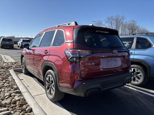 2025 Subaru Forester Premium