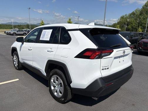 Ice 2023 Toyota RAV4 LE
