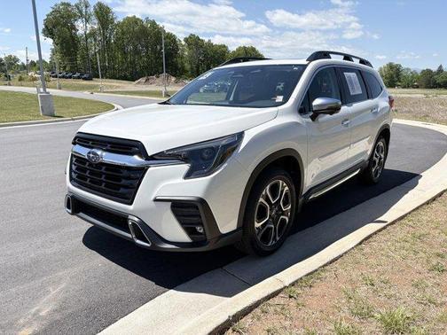 Crystal White Pearl 2023 Subaru Ascent Touring 7-Passenger