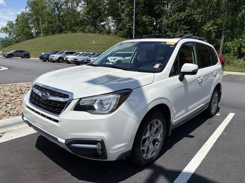 Crystal White Pearl 2018 Subaru Forester 2.5i Touring
