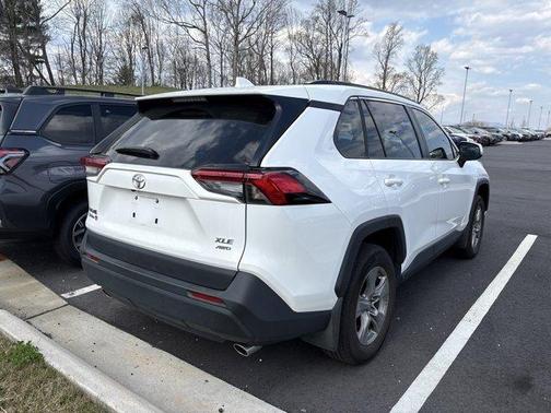 Ice 2024 Toyota RAV4 XLE