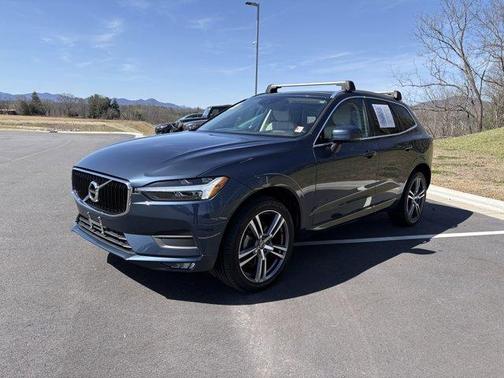 2021 Volvo XC60 T5 Momentum