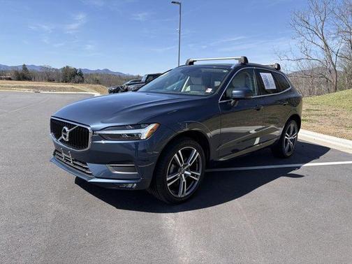 2021 Volvo XC60 T5 Momentum
