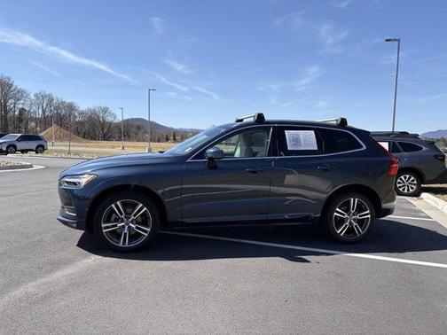 2021 Volvo XC60 T5 Momentum