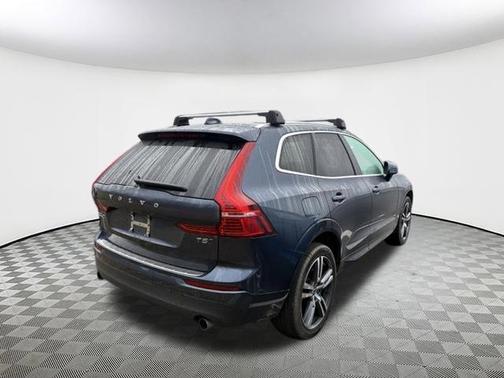 2021 Volvo XC60 T5 Momentum