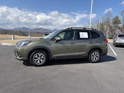 2023 Subaru Forester Premium
