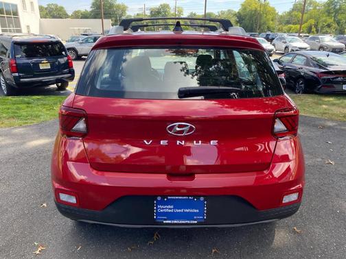 2022 Hyundai VENUE Limited