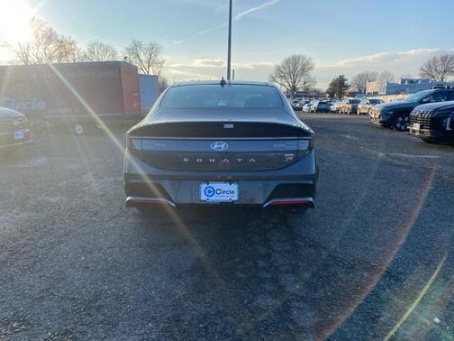 2025 Hyundai SONATA Hybrid Limited