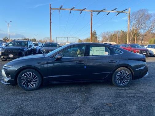 2025 Hyundai SONATA Hybrid Limited