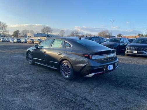 2025 Hyundai SONATA Hybrid Limited