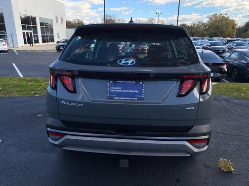 2025 Hyundai TUCSON SE