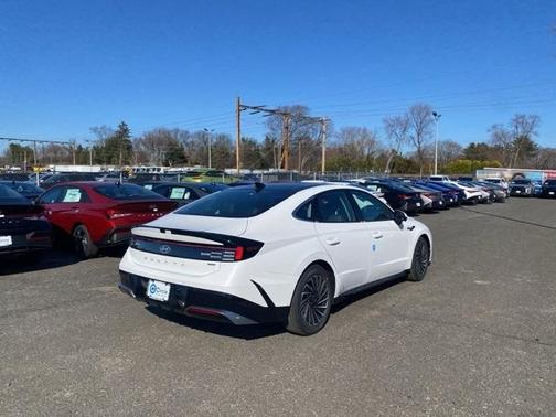 2025 Hyundai SONATA Hybrid Limited