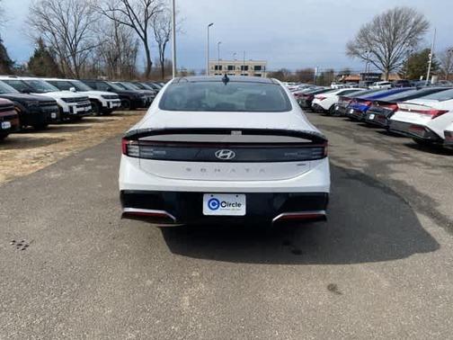 2025 Hyundai SONATA Hybrid Limited
