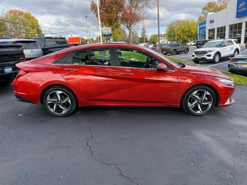 2022 Hyundai ELANTRA Limited