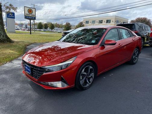 2022 Hyundai ELANTRA Limited