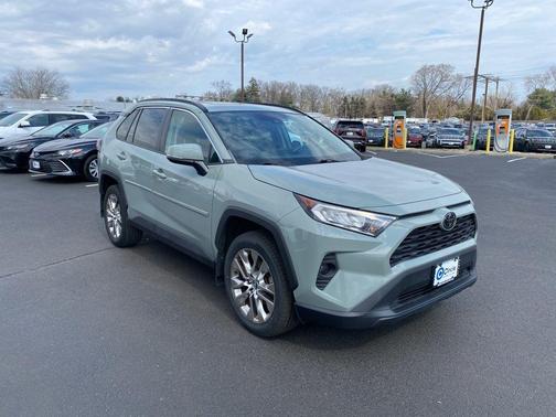 2020 Toyota RAV4 XLE Premium