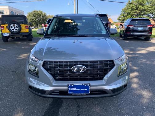 2022 Hyundai VENUE SE