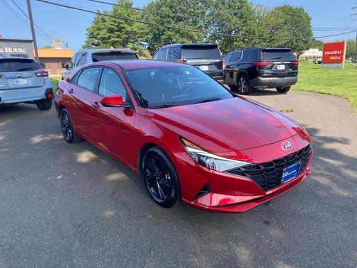 2023 Hyundai ELANTRA SEL