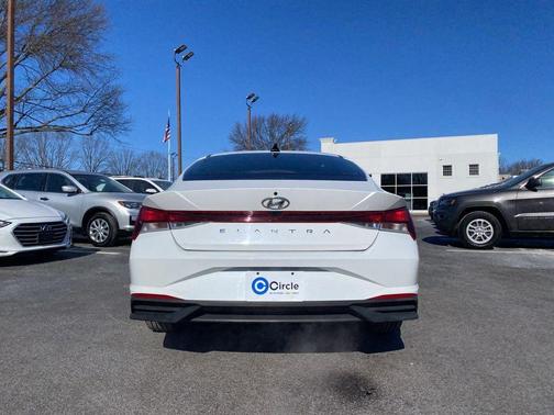 2022 Hyundai ELANTRA SEL