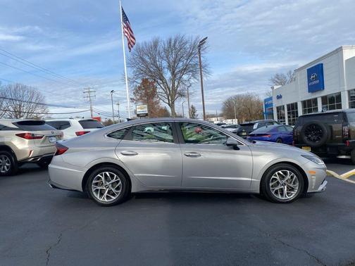 2023 Hyundai SONATA SEL