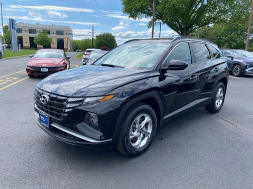 Black Pearl 2024 Hyundai TUCSON SEL