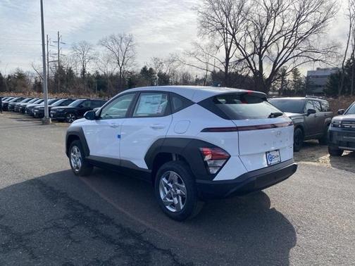 2025 Hyundai KONA SE