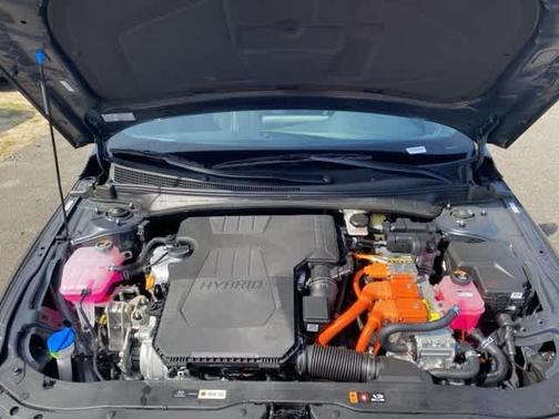 2025 Hyundai ELANTRA HEV SEL