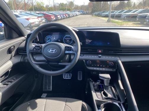 2025 Hyundai ELANTRA HEV SEL Sport