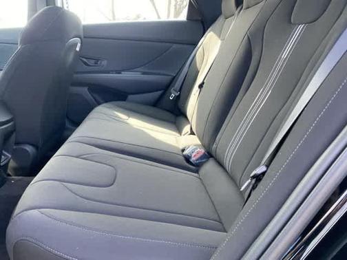 2025 Hyundai ELANTRA HEV SEL