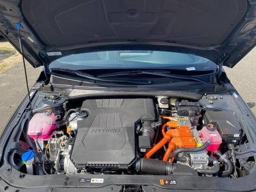 2025 Hyundai ELANTRA HEV SEL Sport