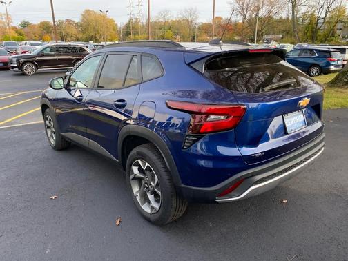 2024 Chevrolet Trax LT