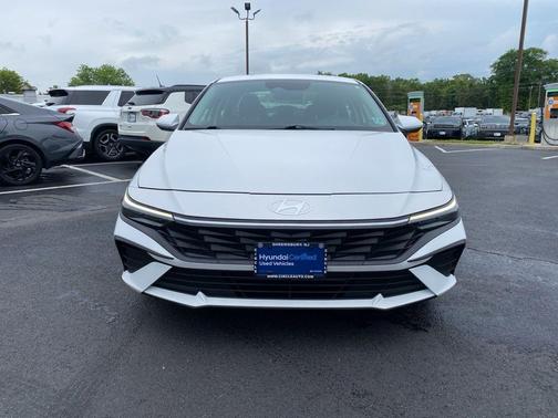 White 2024 Hyundai ELANTRA SEL