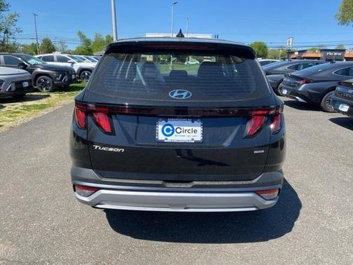 2025 Hyundai TUCSON SE
