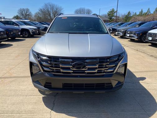 Shimmering Silver 2026 Hyundai TUCSON XRT