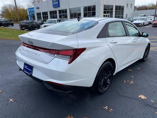 2021 Hyundai ELANTRA SEL