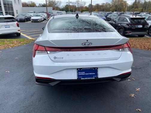 2021 Hyundai ELANTRA SEL