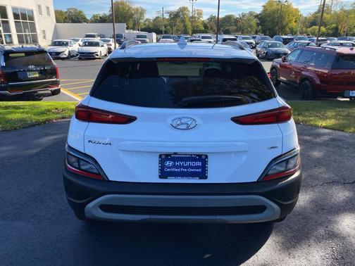 2023 Hyundai KONA SEL