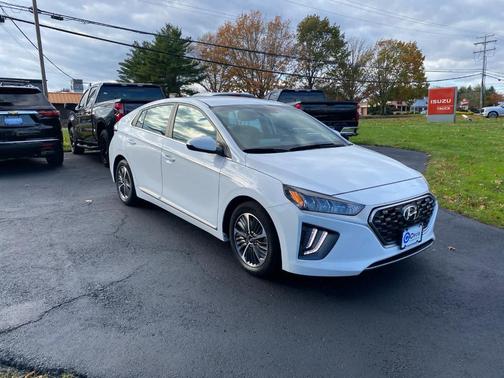 2022 Hyundai IONIQ Plug-In Hybrid SEL