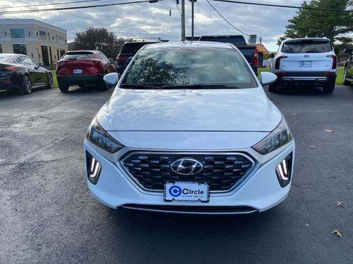 2022 Hyundai IONIQ Plug-In Hybrid SEL