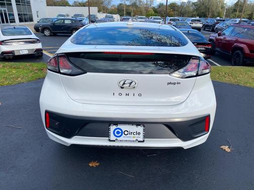 2022 Hyundai IONIQ Plug-In Hybrid SEL