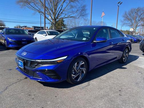 2025 Hyundai ELANTRA Limited