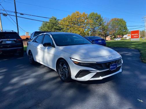 2025 Hyundai ELANTRA SEL Sport