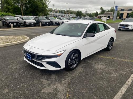 2025 Hyundai ELANTRA SEL Sport